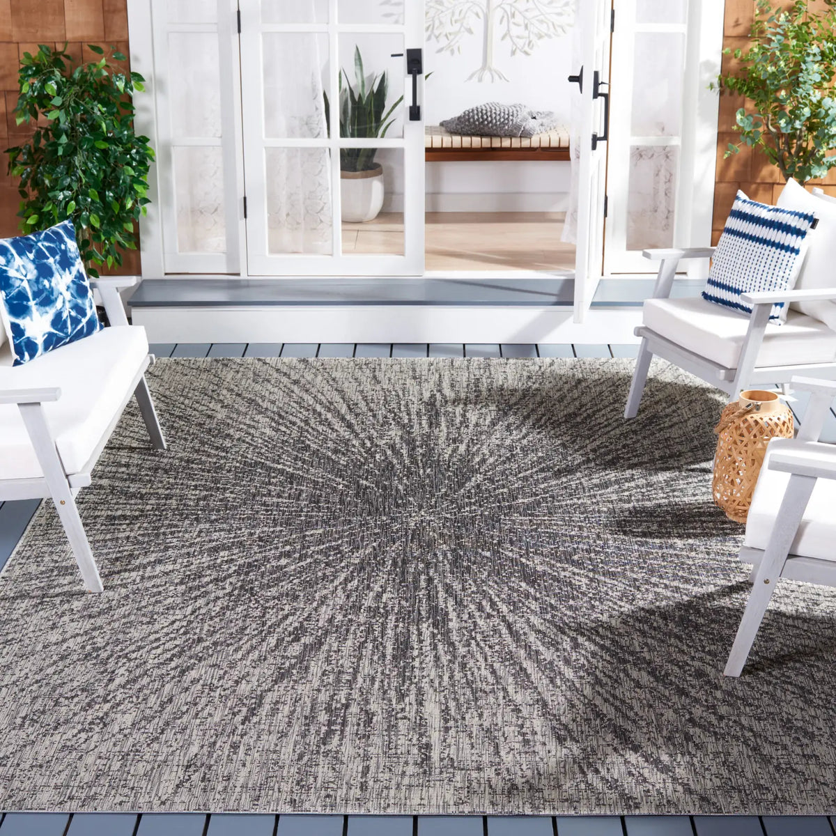 Safavieh Courtyard 8'-0" x 11'-0" Rug in Grey / Black