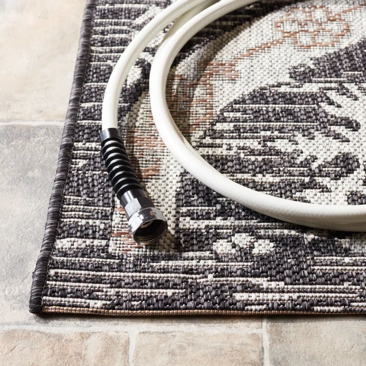 Safavieh Courtyard 5'-3" x 7'-7" Rug in Black / Grey