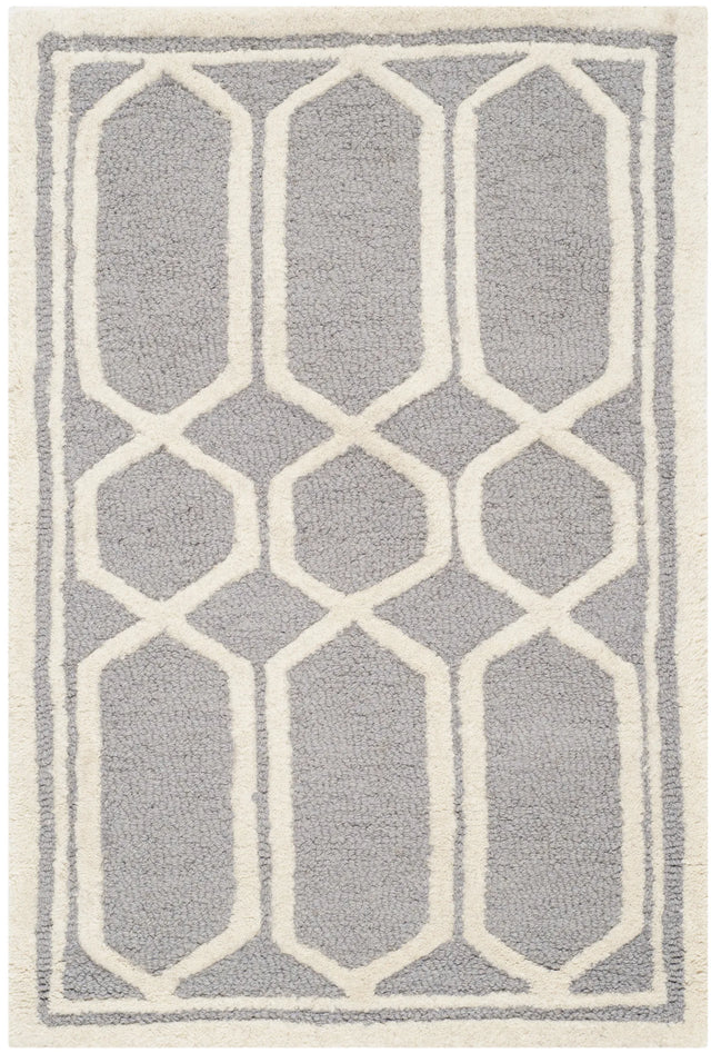 Safavieh Cambridge 2'-0" x 3'-0" Rug in Silver / Ivory