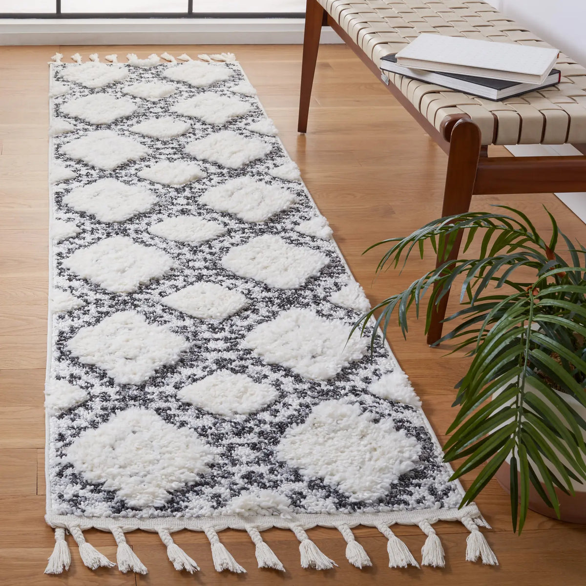 Safavieh Moroccan Tassel Shag 2'-3" x 8'-0" Rug in Ivory / Grey