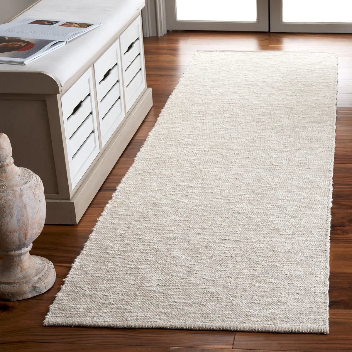 Safavieh Montauk 2'-3" x 8'-0" Rug in Light Grey / Ivory