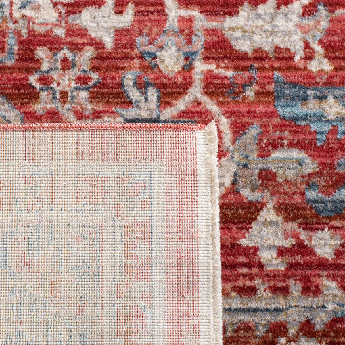Safavieh Kenitra 600 4'-0" x 6'-0" Rug in Red / Blue