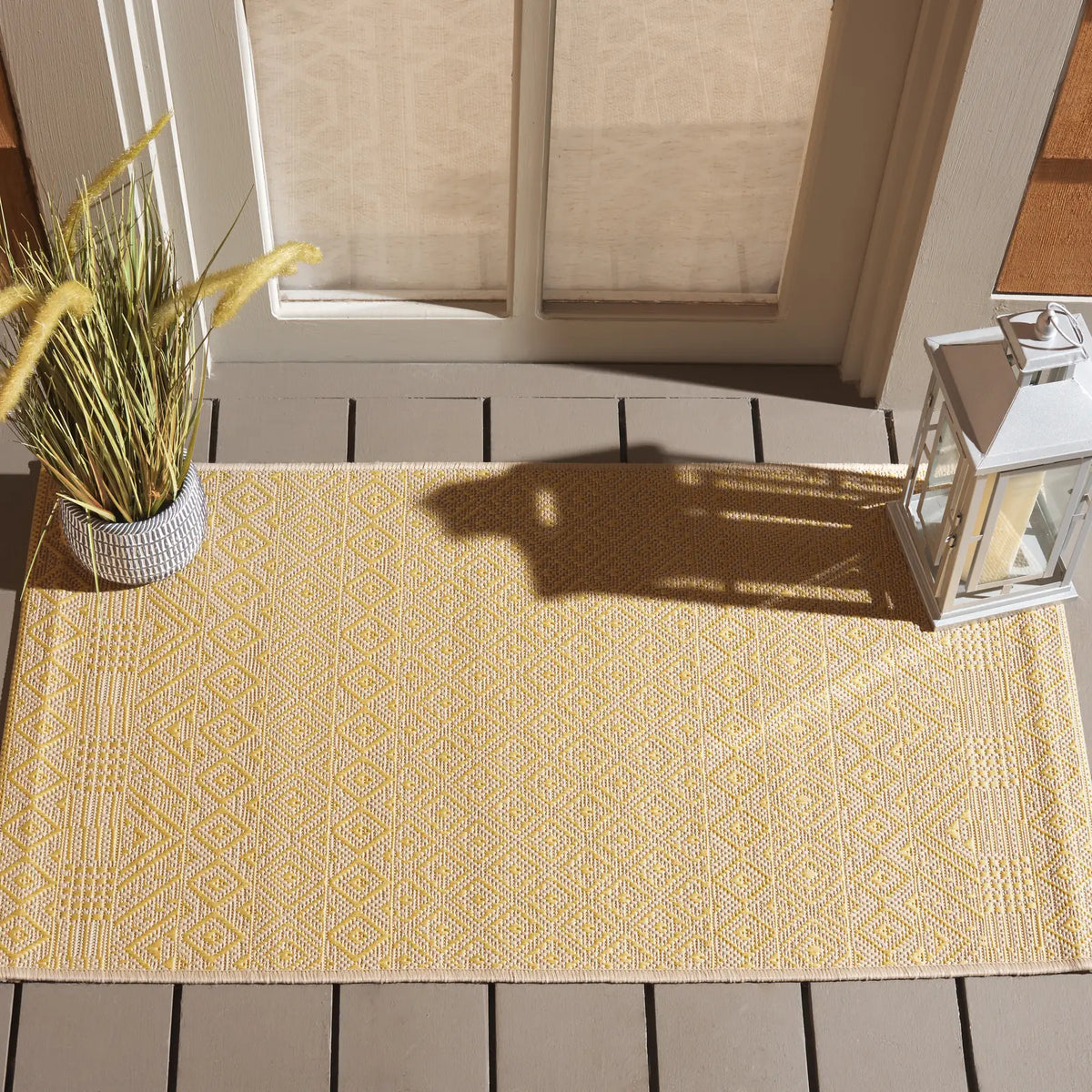 Safavieh Courtyard 2'-0" x 3'-7" Rug in Gold / Beige