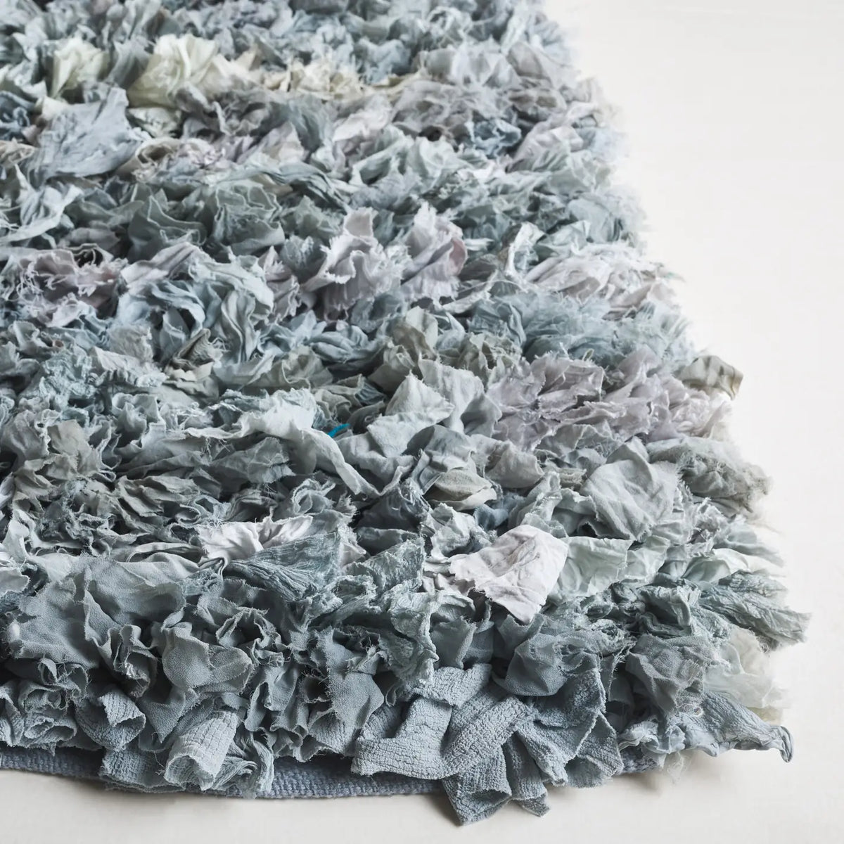Safavieh Rio Shag 4'-0" x 6'-0" Rug in Light Grey