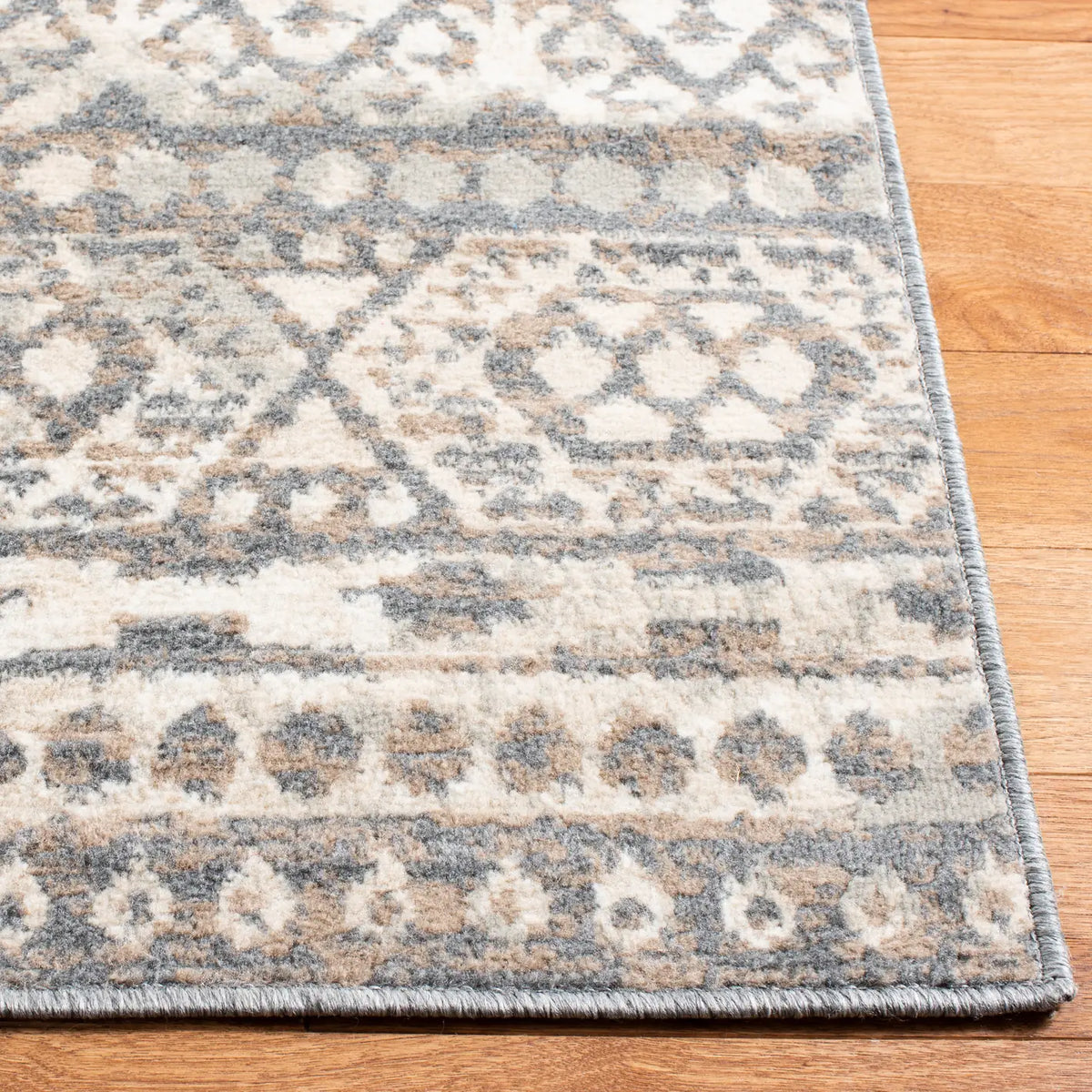 Safavieh Pyramid 10'-0" x 14'-0" Rug in Ivory / Charcoal