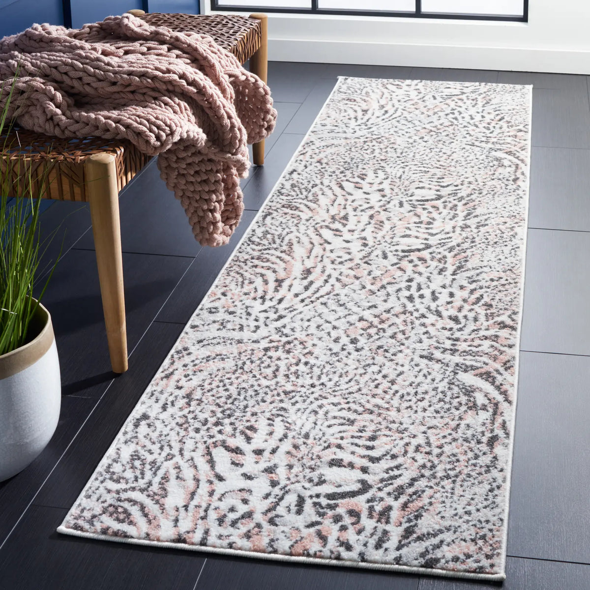 Safavieh Amsterdam 2'-3" x 8'-0" Rug in Ivory / Blush