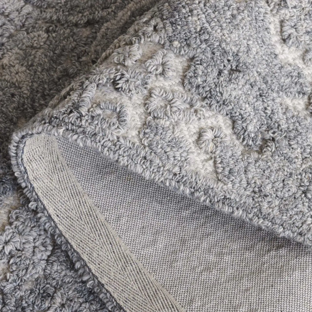 Safavieh Trace 2'-3" x 8'-0" Rug in Grey / Ivory