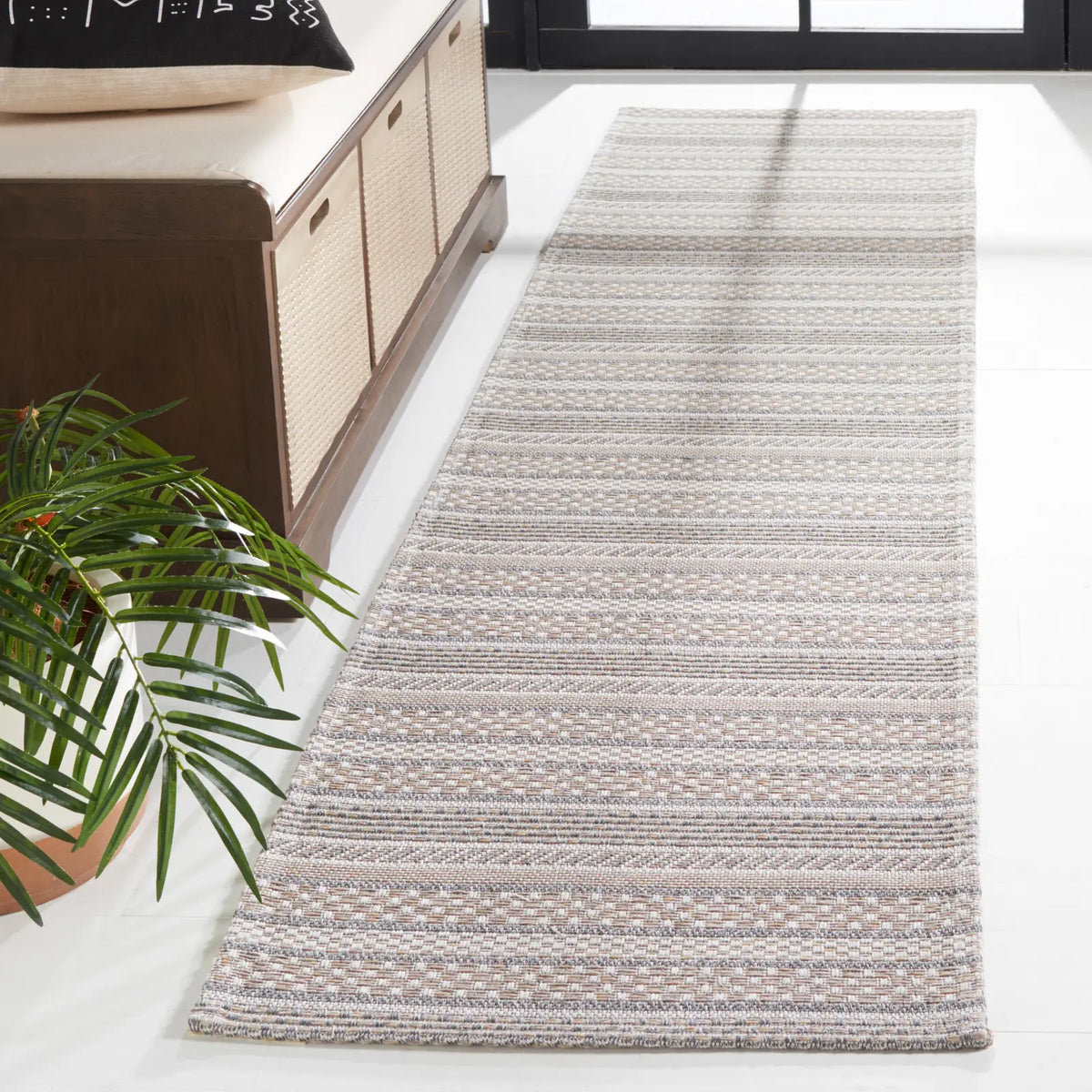 Safavieh Martha Stewart 2'-0" x 8'-0" Rug in Grey / Taupe