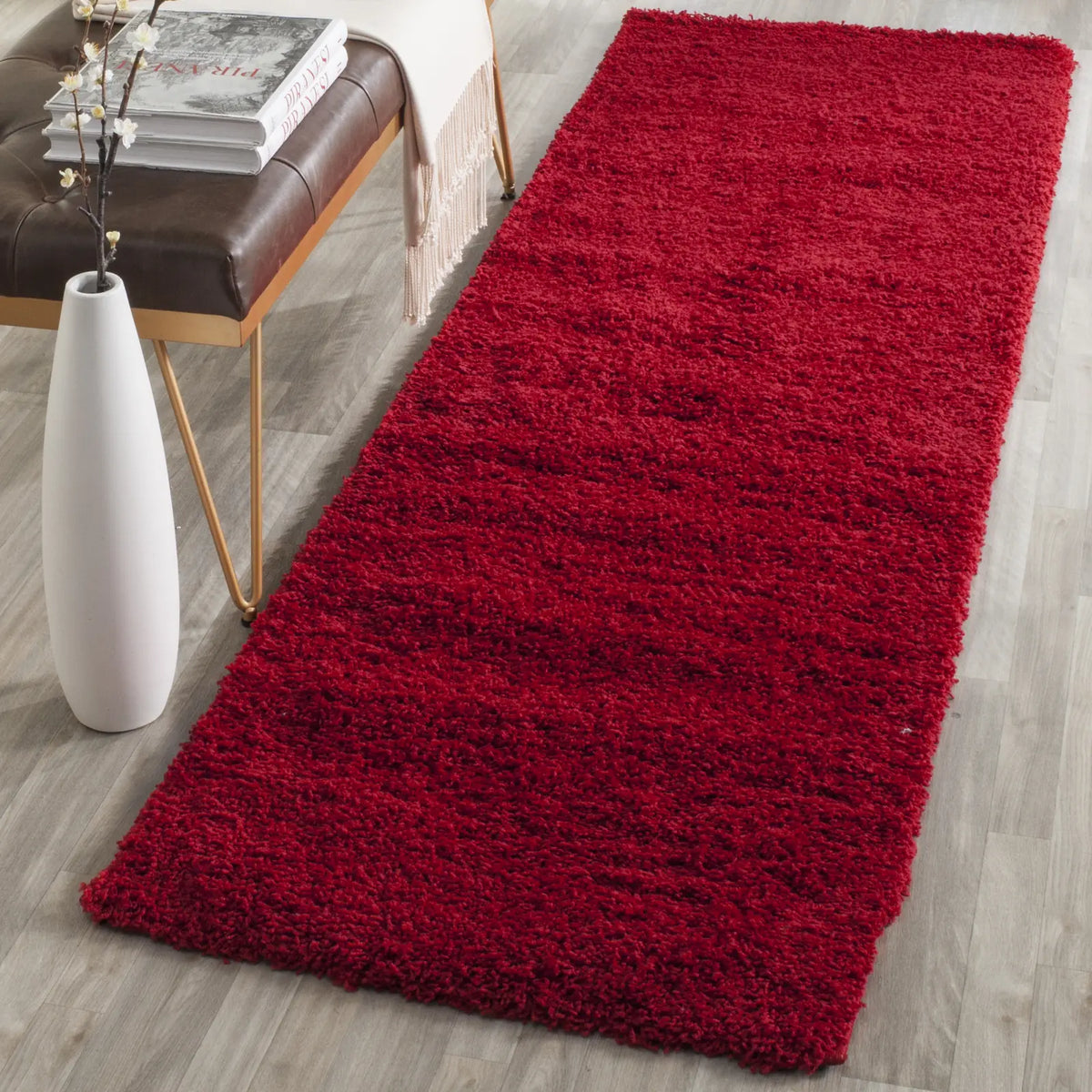Safavieh Sgl-Laguna Shag 2'-3" x 6'-0" Rug in Red