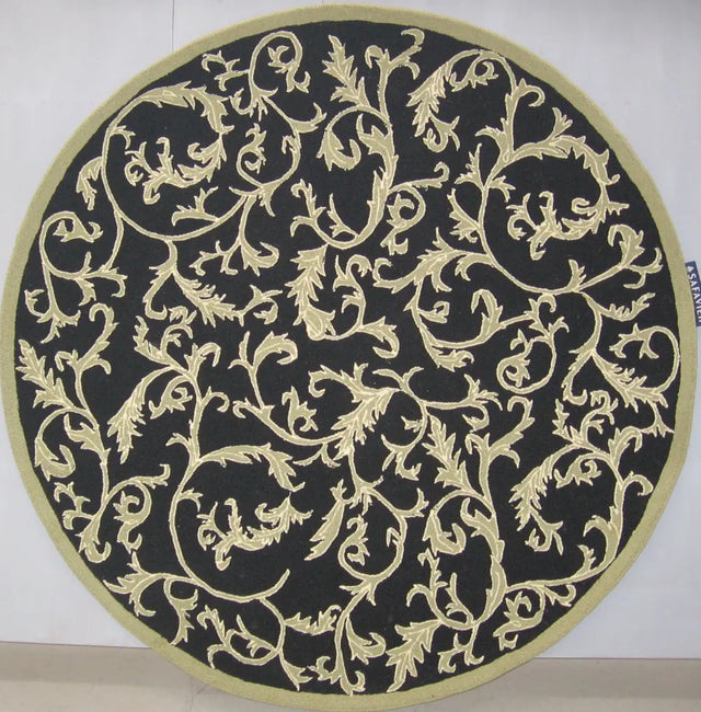 Safavieh Chelsea 5'-6" x 5'-6" Rug in Black