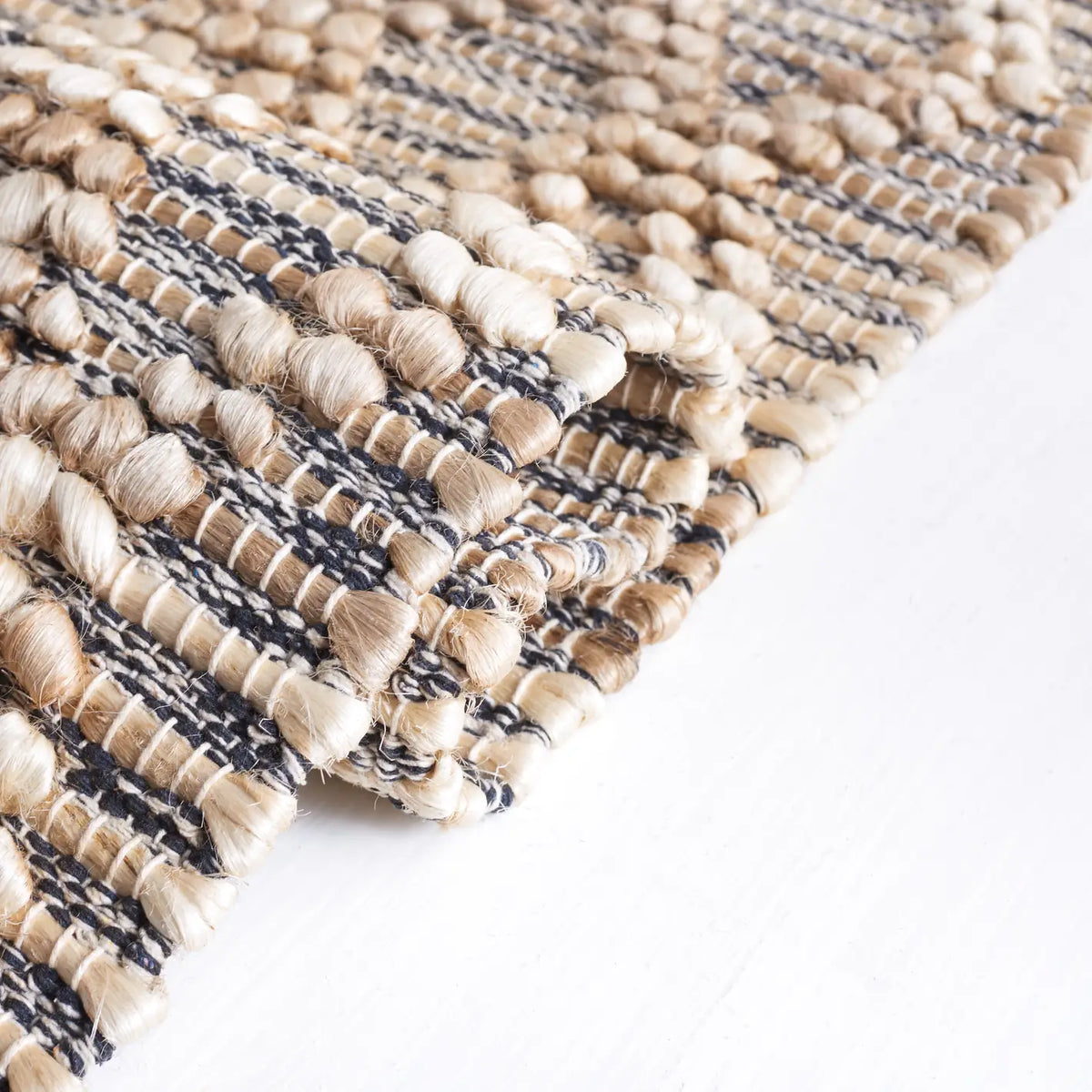 Safavieh Natural Fiber 4'-0" x 6'-0" Rug in Natural / Black