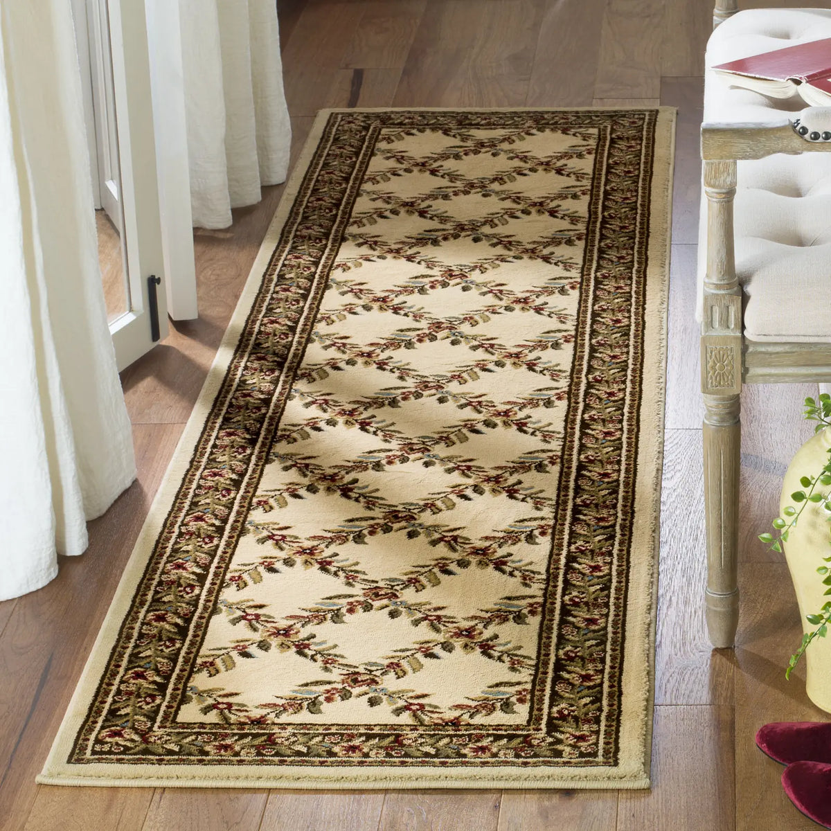 Safavieh Lyndhurst 2'-3" x 12'-0" Rug in Ivory / Brown