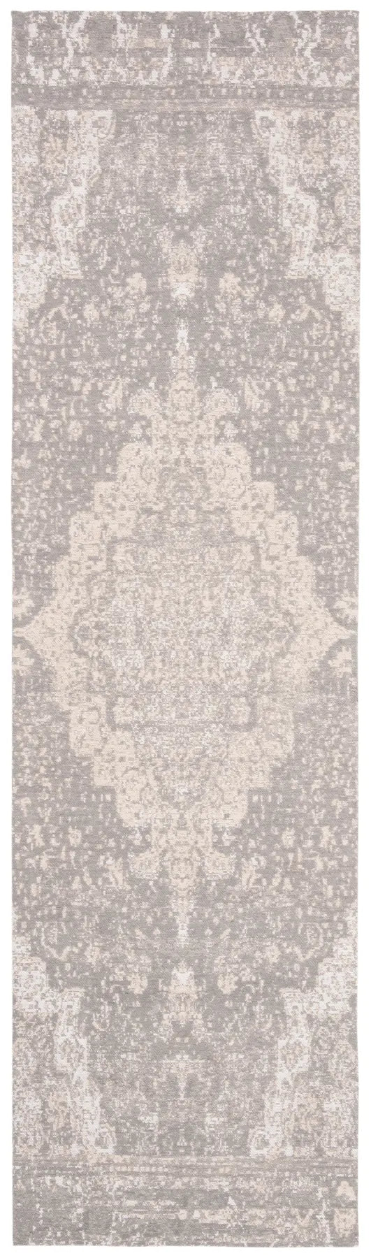 Safavieh Classic Vintage 2'-3" x 8'-0" Rug in Silver