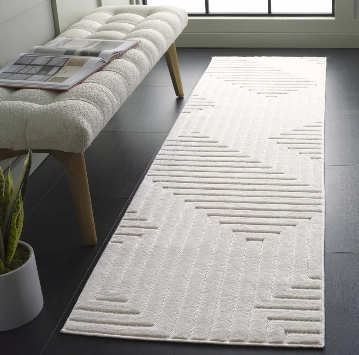 Safavieh Selena 2'-2" x 8'-0" Rug in Ivory