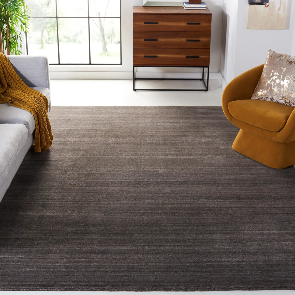 Safavieh Himalaya 10'-0" x 14'-0" Rug in Charcoal