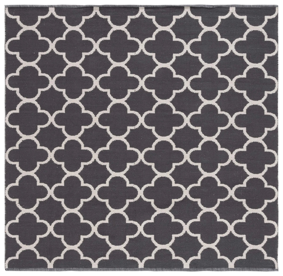 Safavieh Montauk 6'-0" x 6'-0" Rug in Dark Grey / Ivory