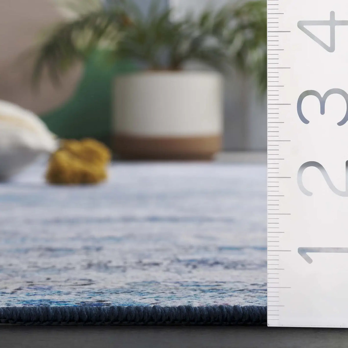 Safavieh Tacoma 4'-0" x 6'-0" Rug in Grey / Blue