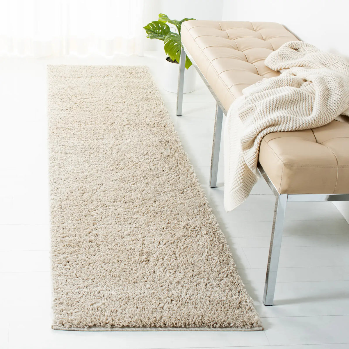 Safavieh August Shag 500 2'-0" x 8'-0" Rug in Beige