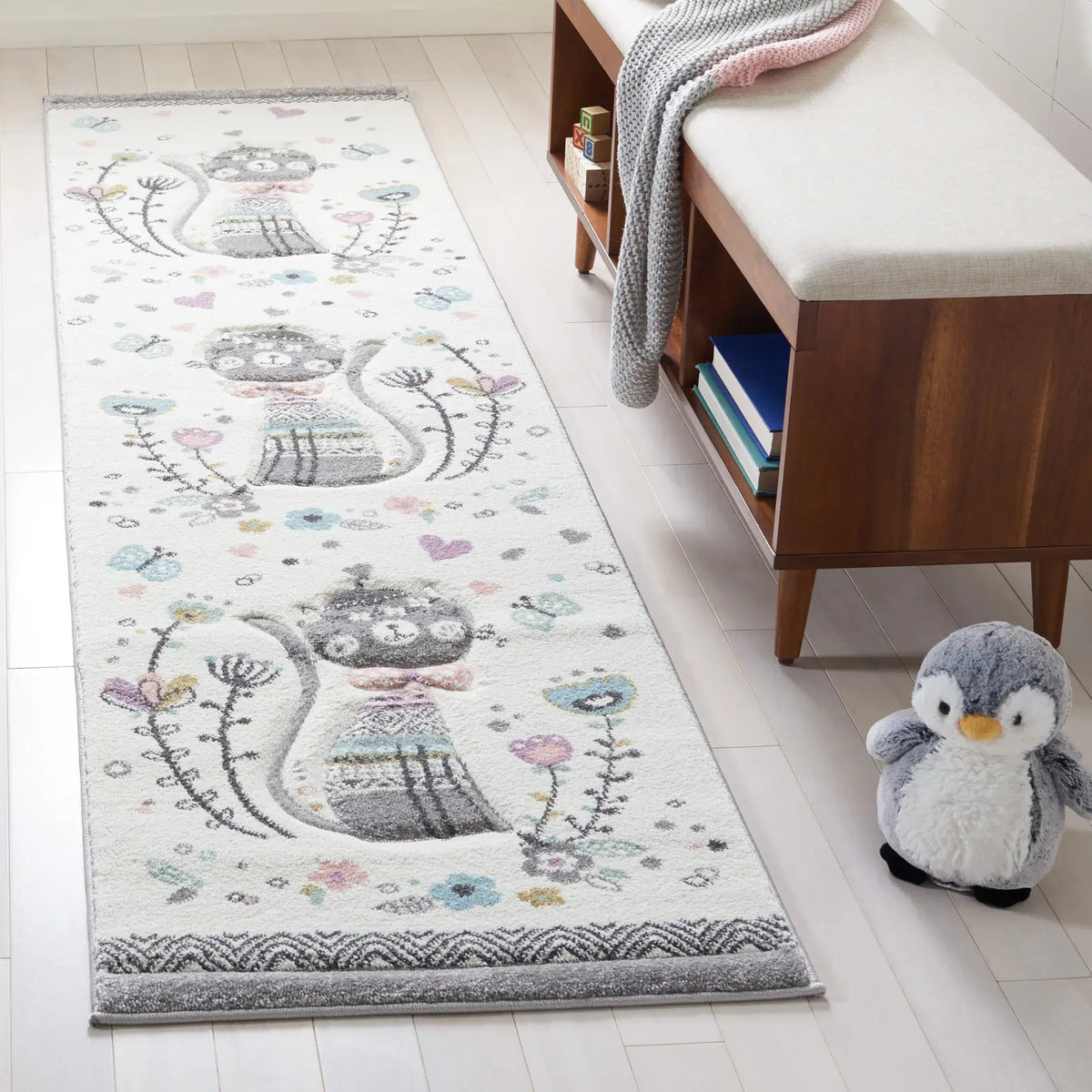 Safavieh Carousel Kids 100 2'-3" x 6'-0" Rug in Ivory / Pink