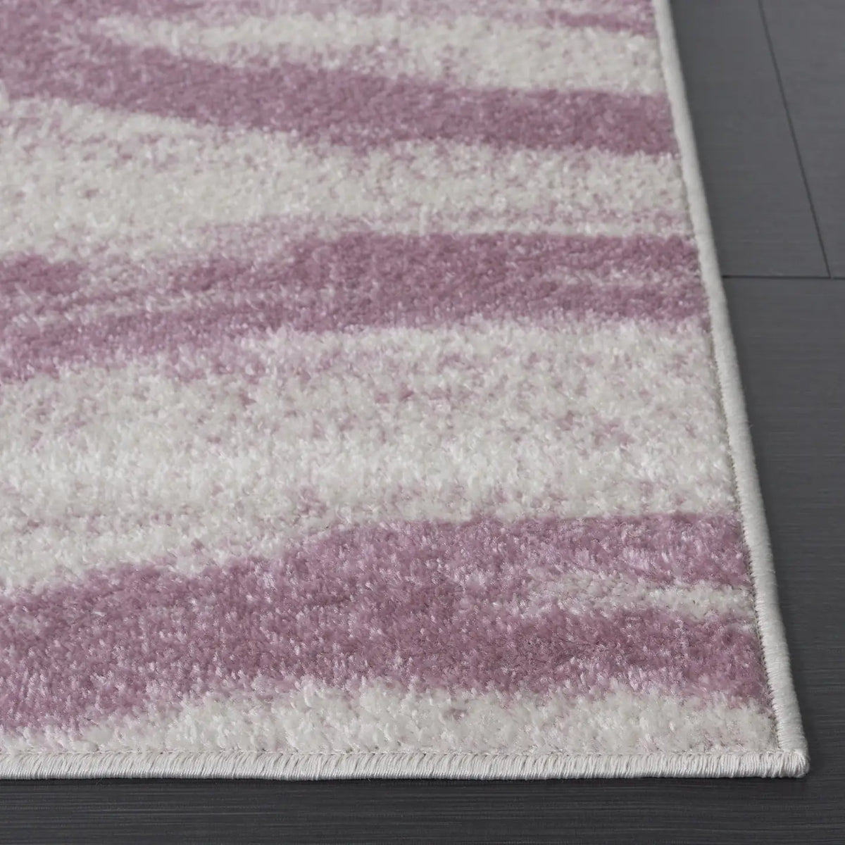 Safavieh Adirondack 4'-0" x 6'-0" Rug in Cream / Purple