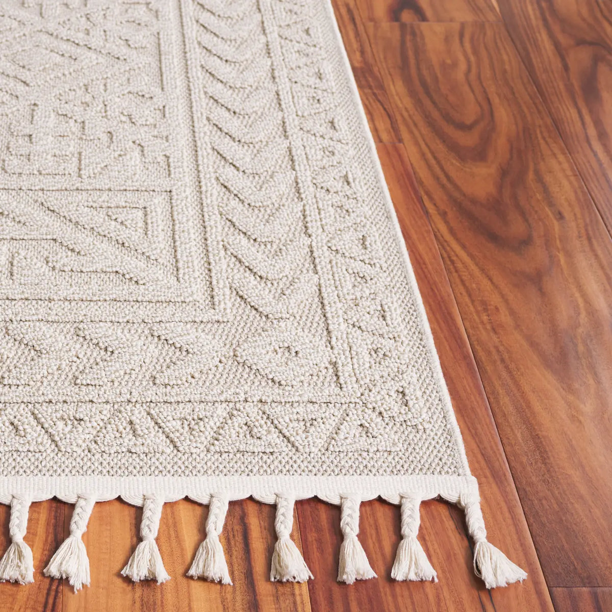 Safavieh Paros 4'-0" x 6'-0" Rug in Ivory