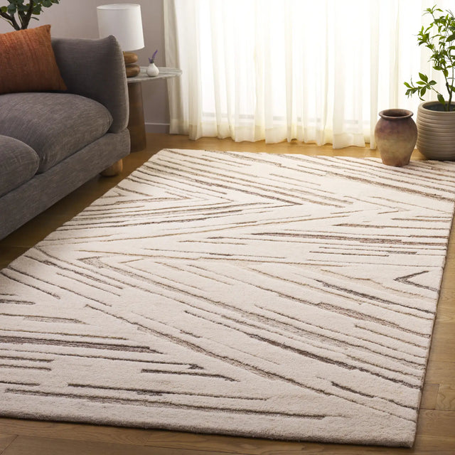 Safavieh Ebony 4'-0" x 6'-0" Rug in Ivory / Brown
