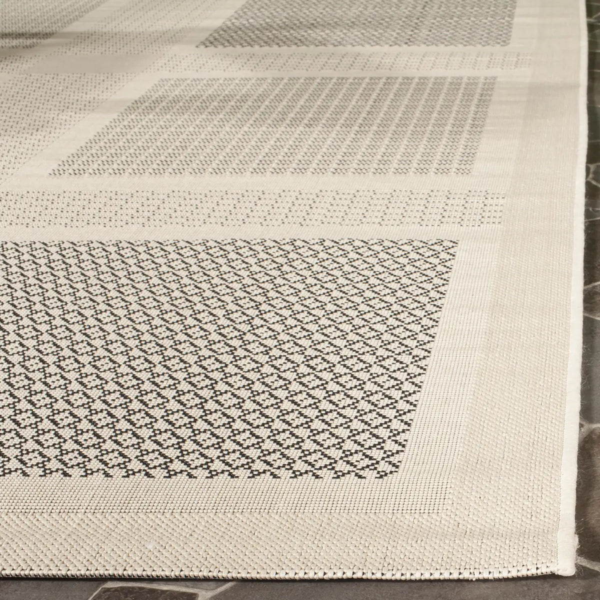 Safavieh Courtyard 5'-3" x 7'-7" Rug in Sand / Black