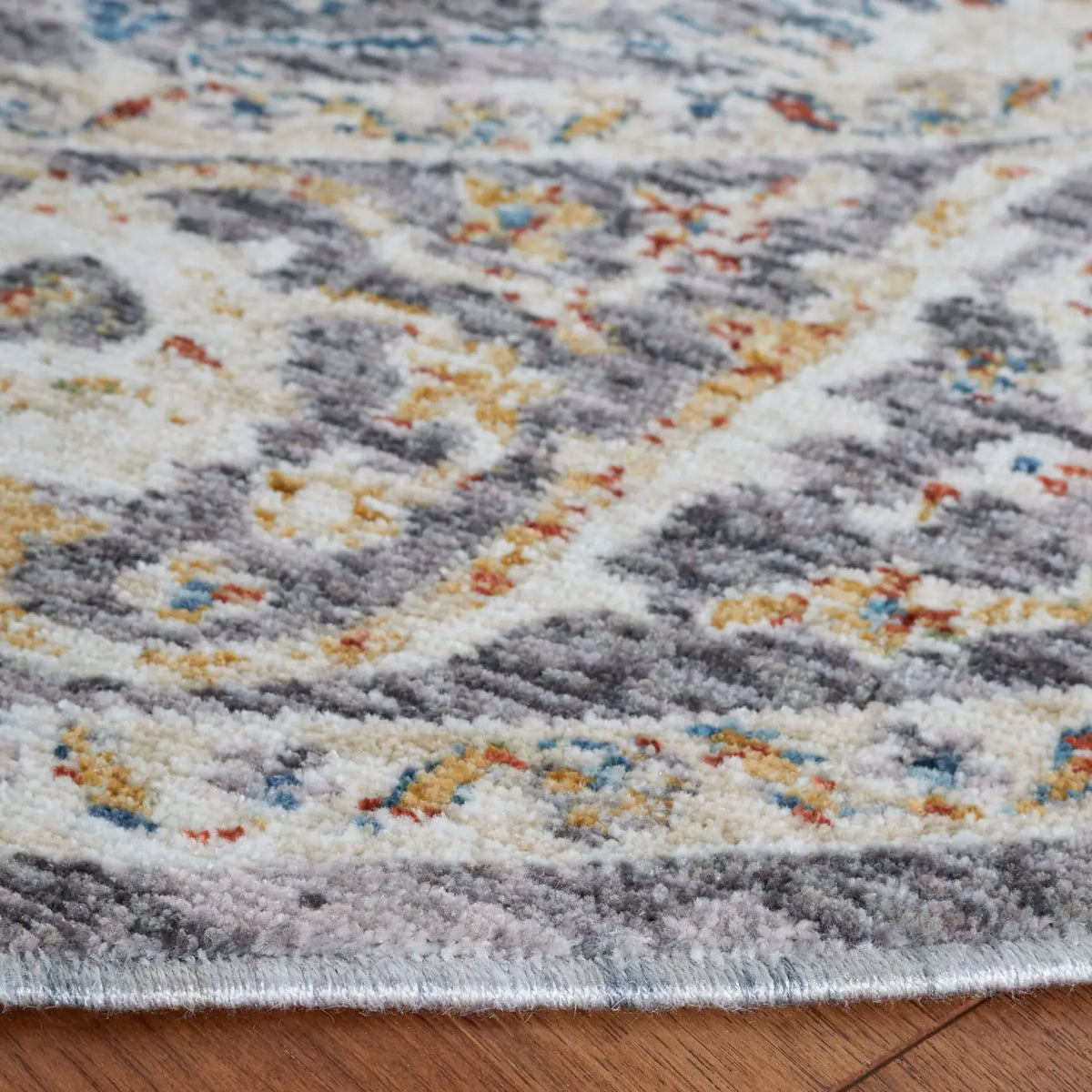 Safavieh Olympia 6'-0" x 6'-0" Rug in Grey / Ivory