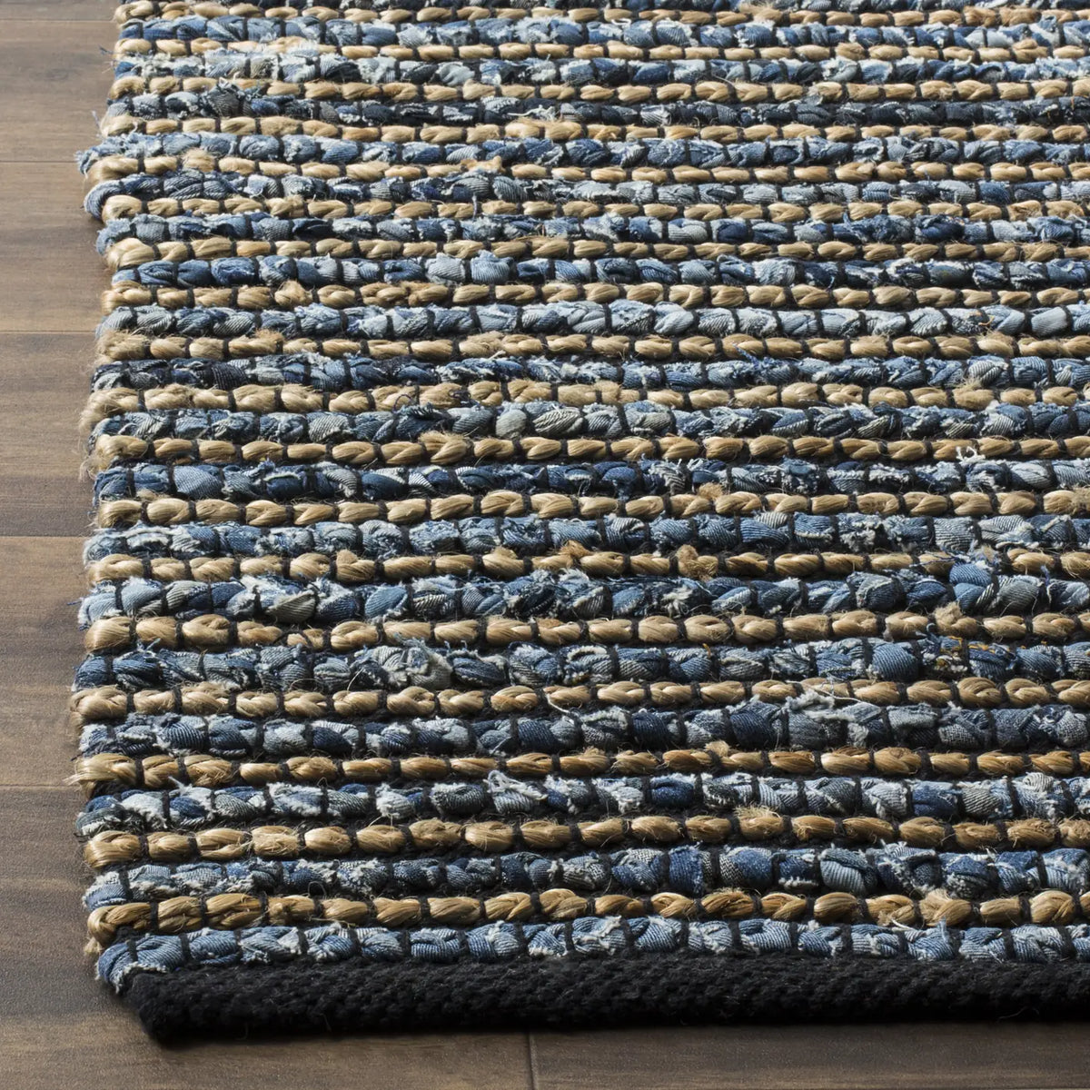 Safavieh Cape Cod 5'-0" x 8'-0" Rug in Blue