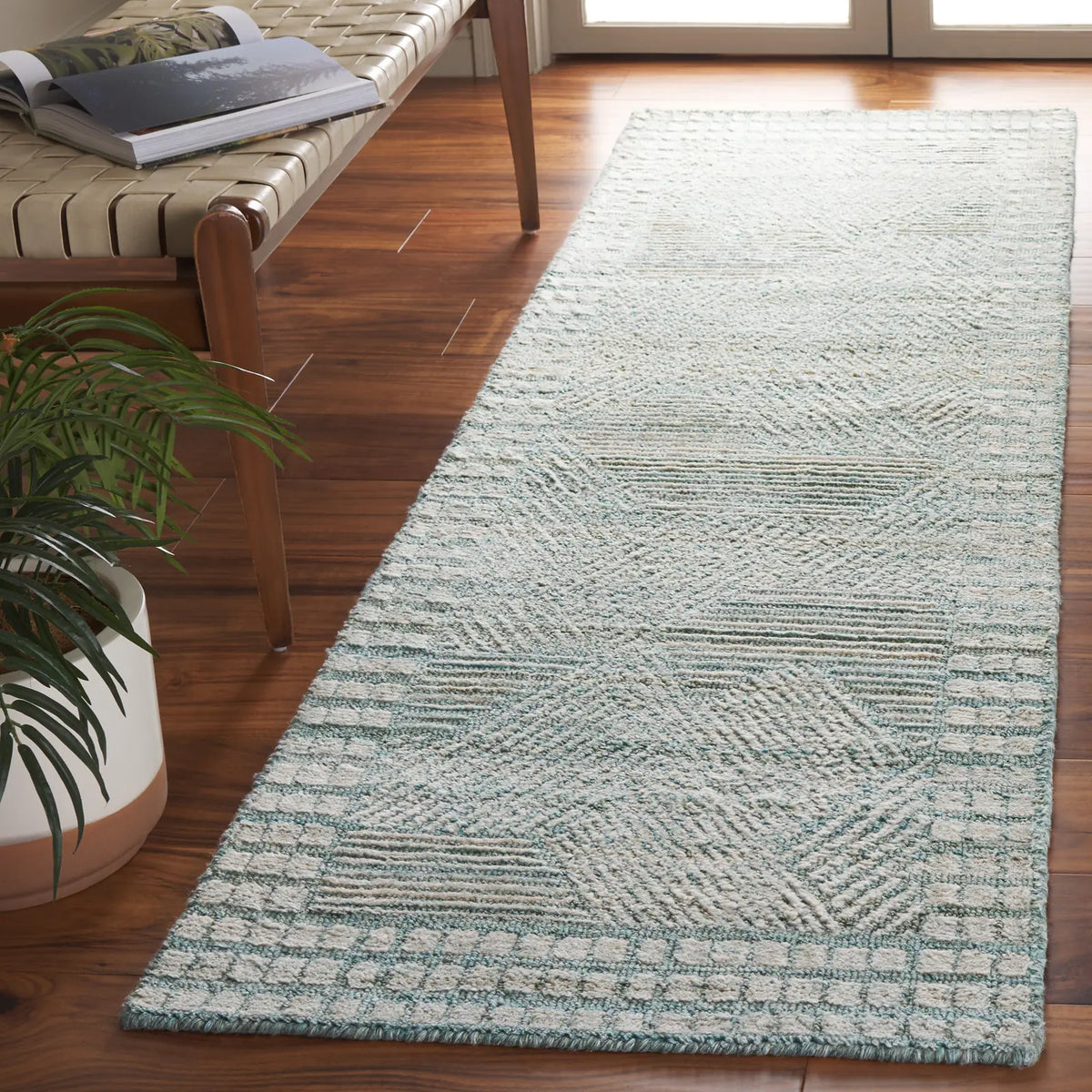Safavieh Marquee 2'-3" x 8'-0" Rug in Turquoise / Grey