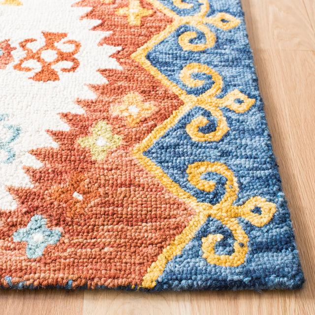 Safavieh Aspen 4'-0" x 6'-0" Rug in Ivory / Blue