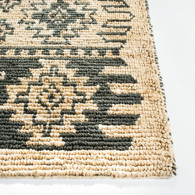 Safavieh Bohemian 4'-0" x 6'-0" Rug in Grey / Beige