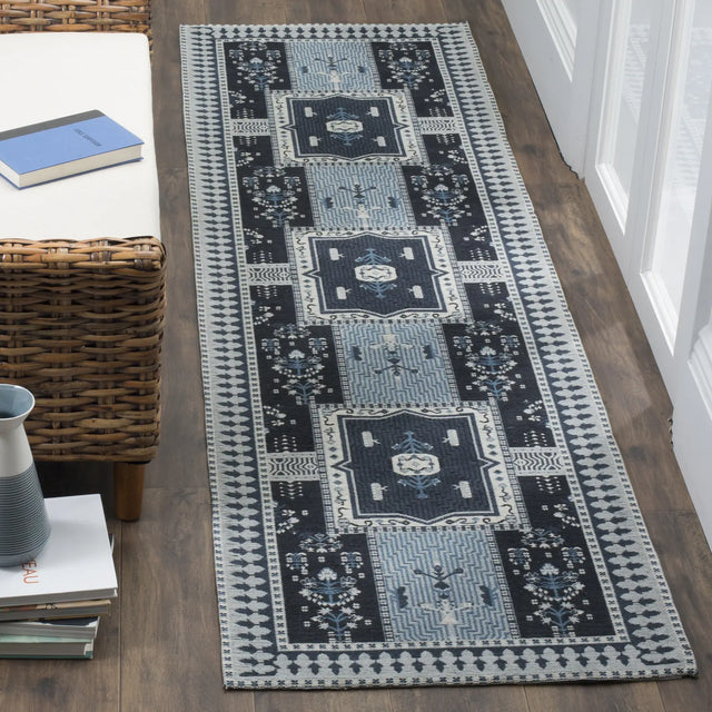 Safavieh Classic Vintage 2'-3" x 8'-0" Rug in Navy / Light Blue