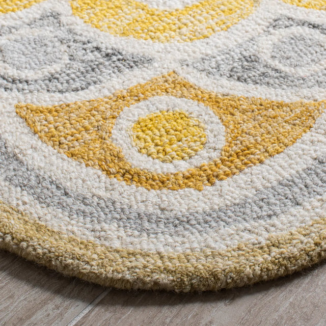Safavieh Novelty 4'-0" x 4'-0" Rug in Grey / Gold