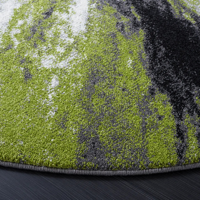 Safavieh Galaxy 5'-3" x 5'-3" Rug in Grey / Green