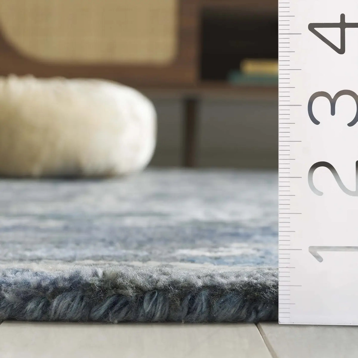 Safavieh Anatolia 4'-0" x 6'-0" Rug in Navy / Beige