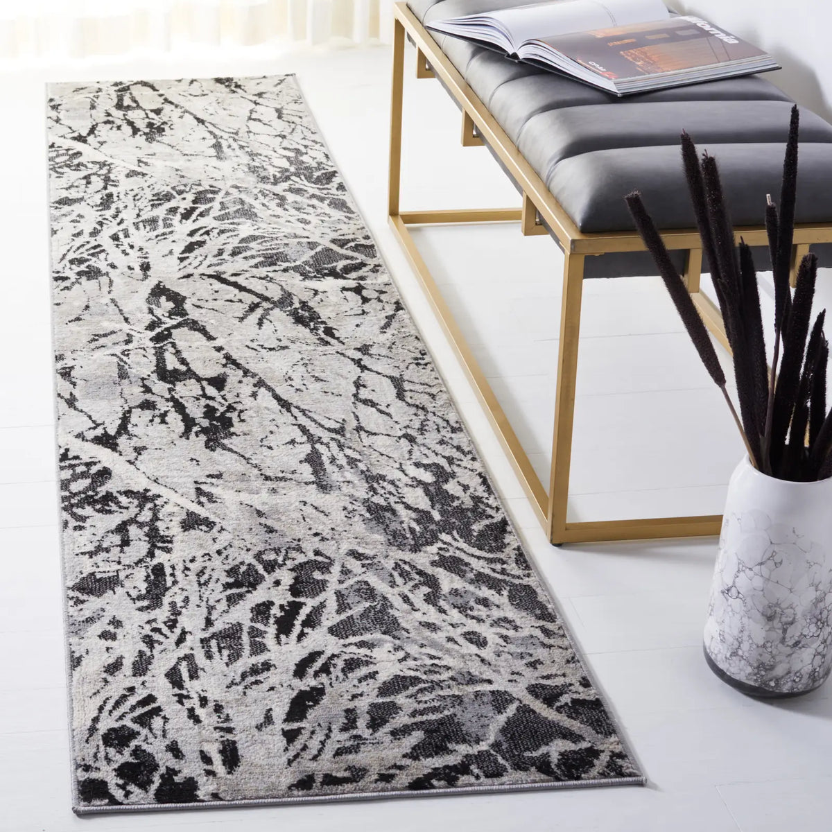 Safavieh Jasper 100 2'-0" x 9'-0" Rug in Black / Ivory
