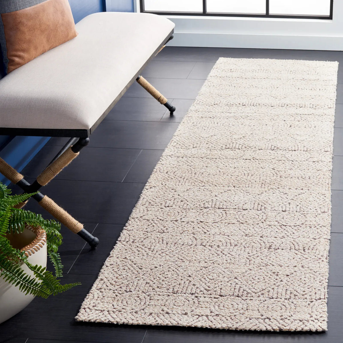Safavieh Classic Vintage 2'-3" x 8'-0" Rug in Natural / Ivory