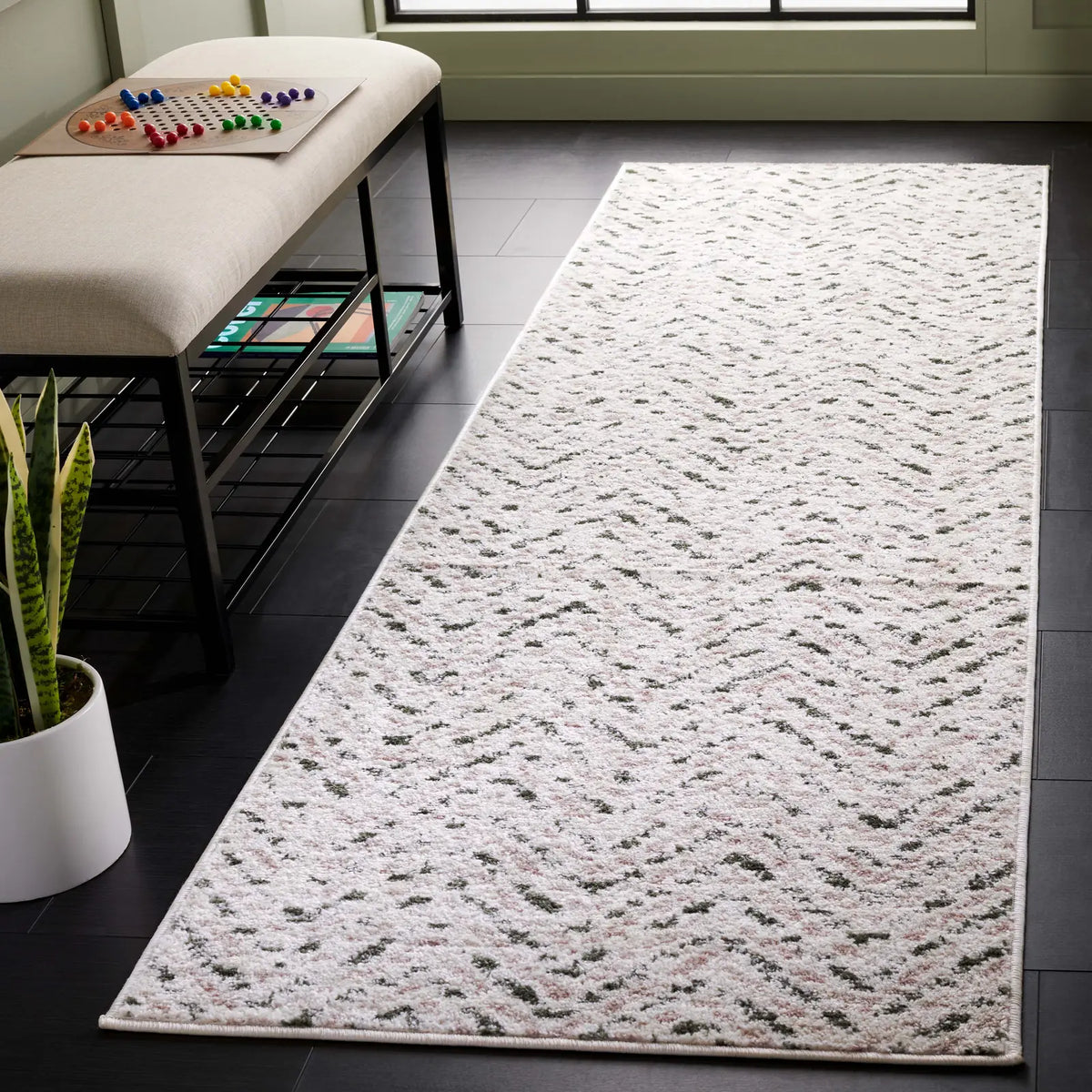 Safavieh Adirondack 2'-6" x 8'-0" Rug in Ivory / Dark Green