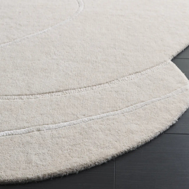 Safavieh Novelty 2'-3" x 8'-0" Rug in Ivory
