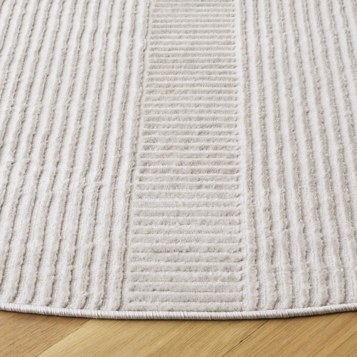 Safavieh Saylor 100 6'-3" x 6'-3" Rug in Beige