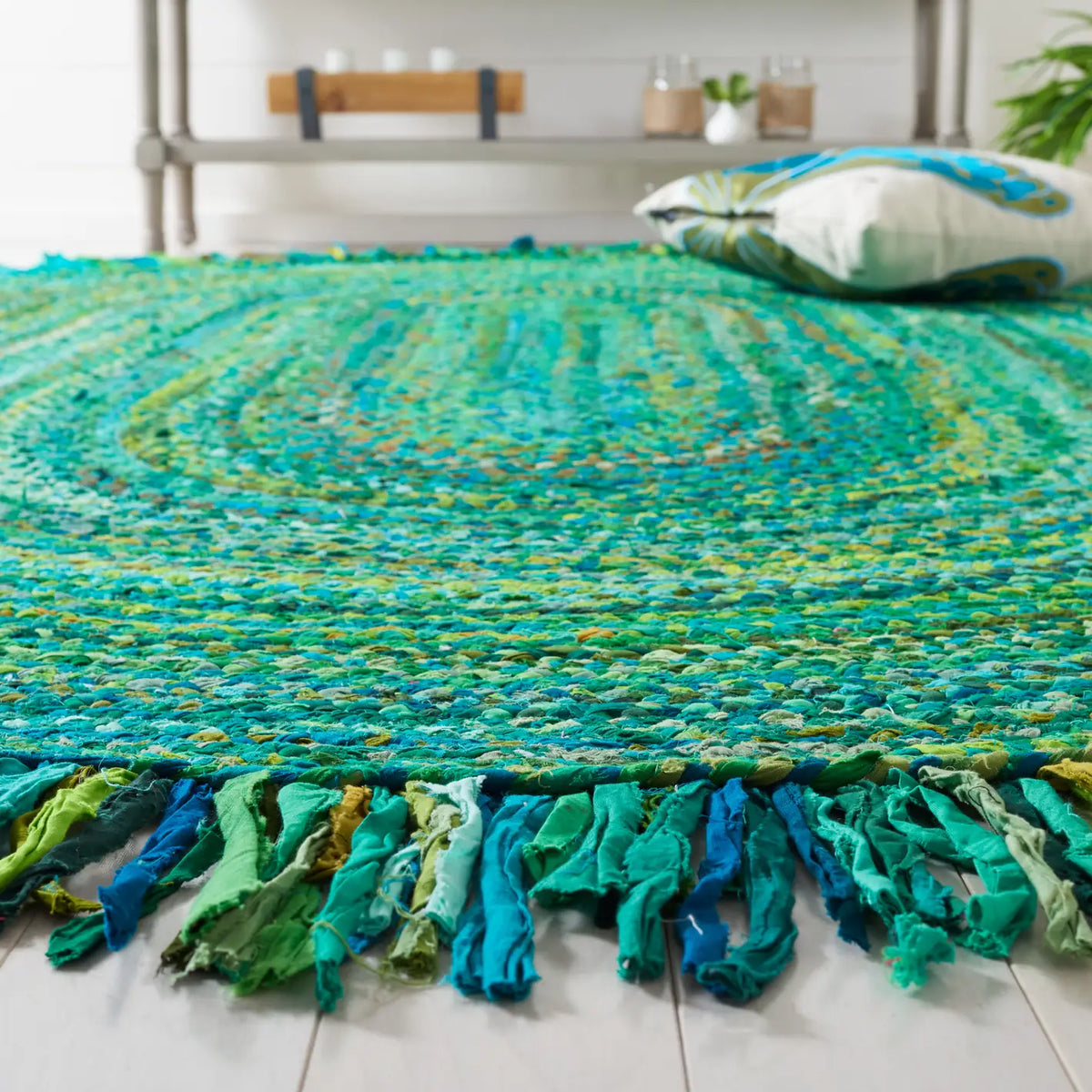 Safavieh Braided 5'-0" x 8'-0" Rug in Green