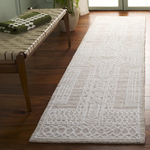 Safavieh Ebony 2'-3" x 9'-0" Rug in Beige / Ivory