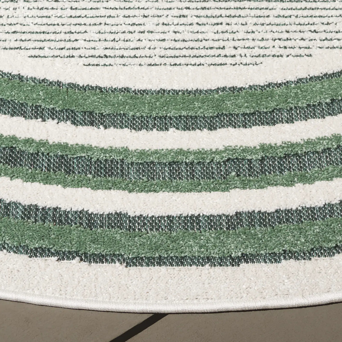 Safavieh Cabana 6'-7" x 6'-7" Rug in Ivory / Green