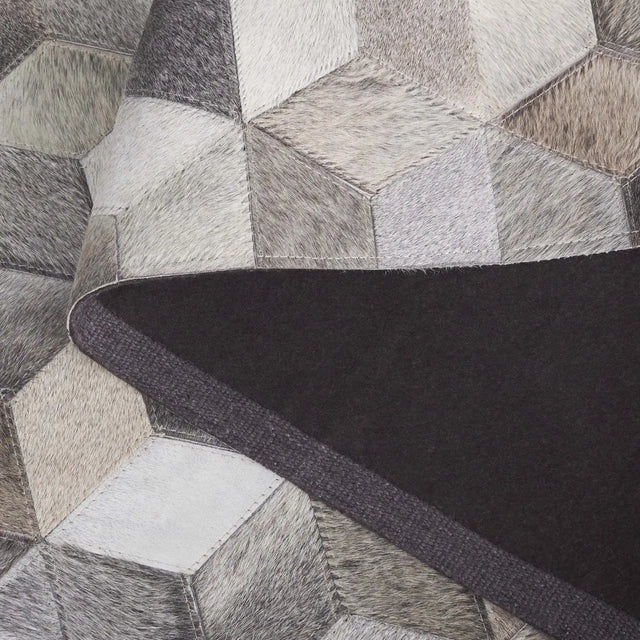 Safavieh Studio Leather 4'-0" x 6'-0" Rug in Grey / Light Brown