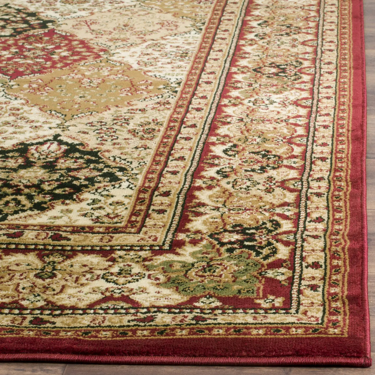 Safavieh Lyndhurst 4'-0" x 6'-0" Rug in Multi / Red