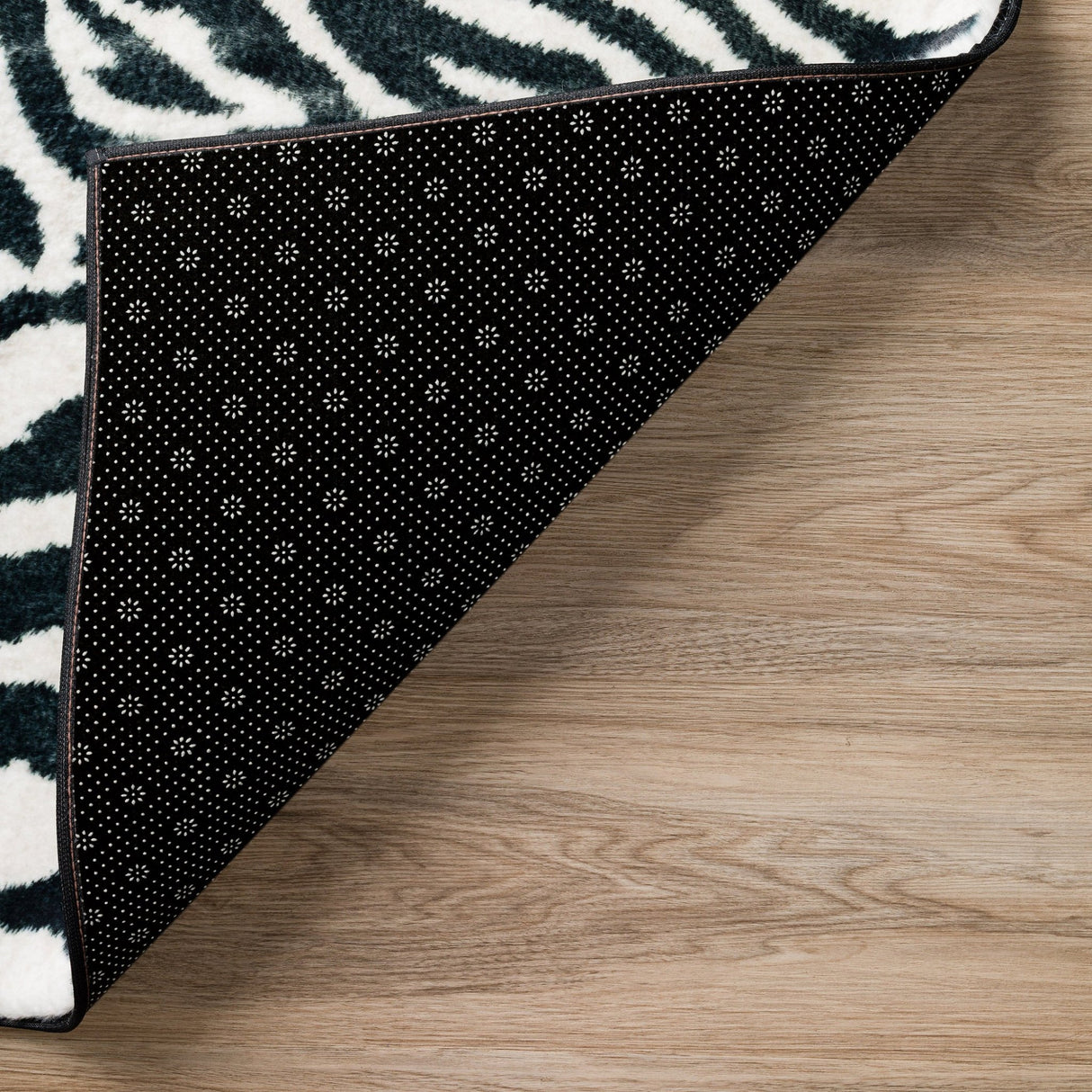 Dalyn Akina AK1 Ivory Rug backing detail