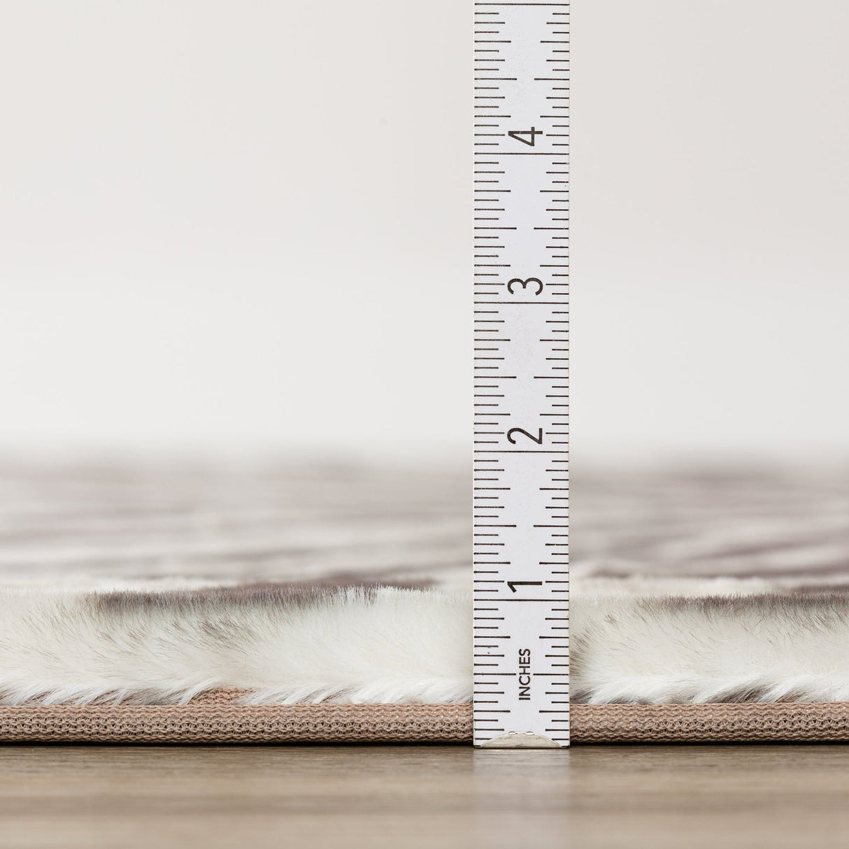 Dalyn Akina AK1 Mocha Rug pile height detail