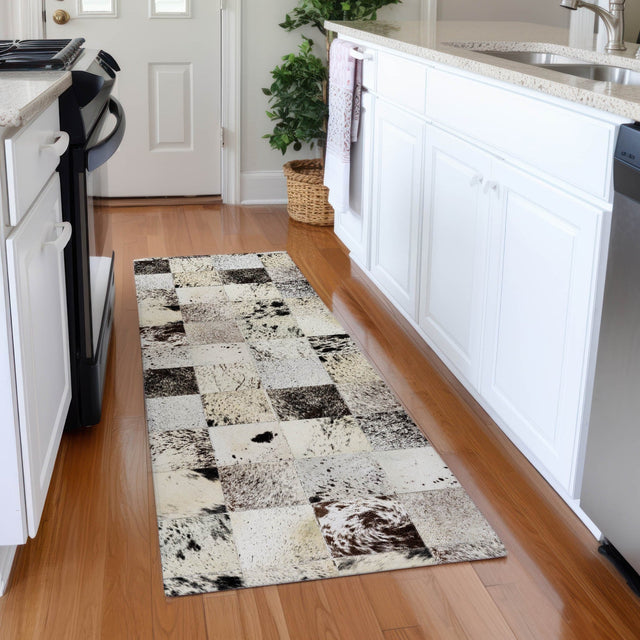 Dalyn Bozeman BM10 Cream Rug shown in a room