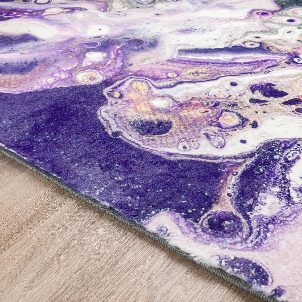 Dalyn Kikiamo KK7 Majesty Rug finished edge detail